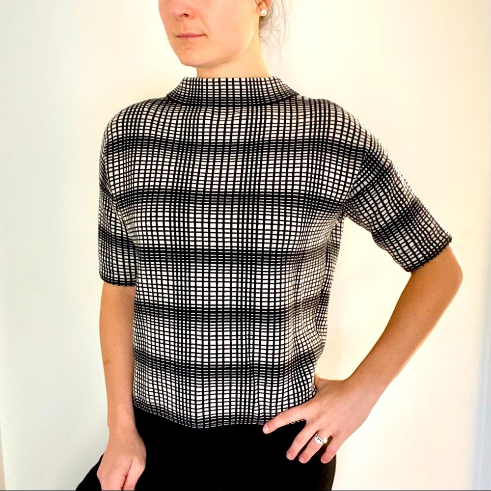 French Connection Short Sleeve Mock Neck Sweater w/ Full Zip Back Size X-small